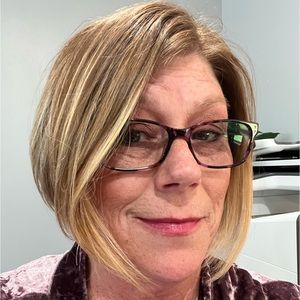 Meet your Posher, Lynne